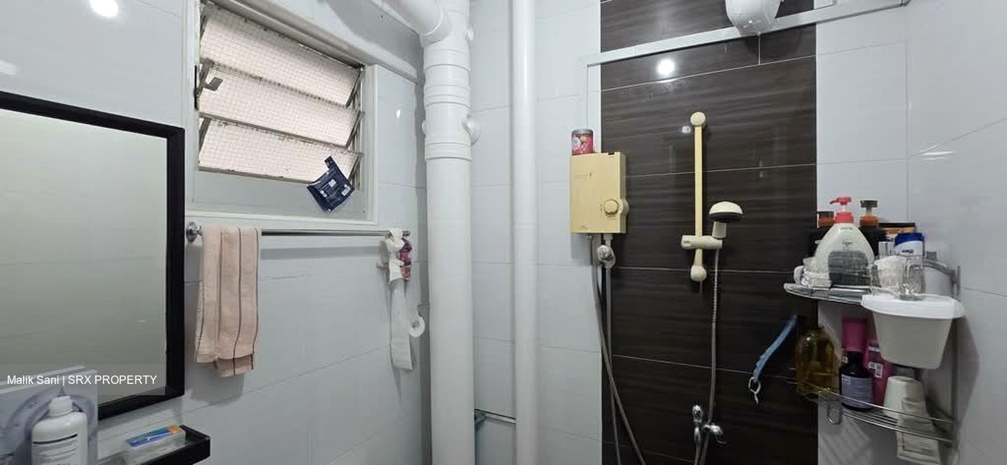 Blk 244 Jurong East Street 24 (Jurong East), HDB 3 Rooms #583427671